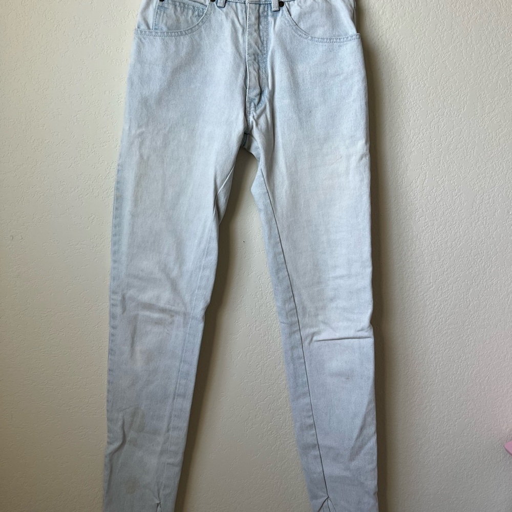 Vintage Light Wash Straight Leg Jeans with Smooth Denim